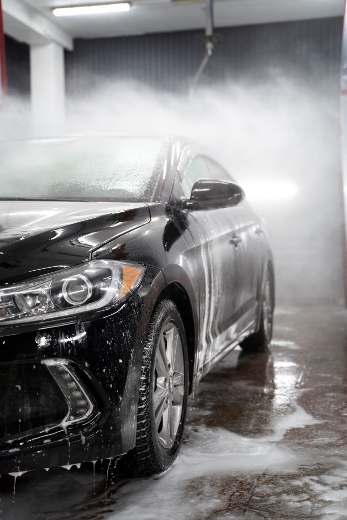 beautiful-car-washing-service